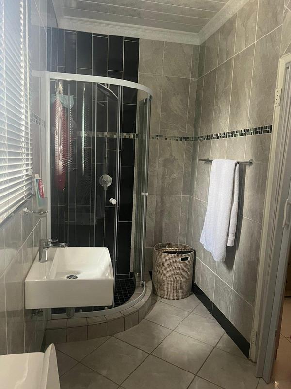 5 Bedroom Property for Sale in Kgabalatsane North West
